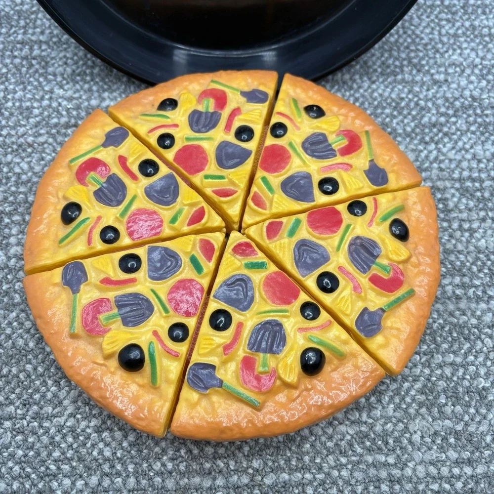 The Unbranded Brand play pizza